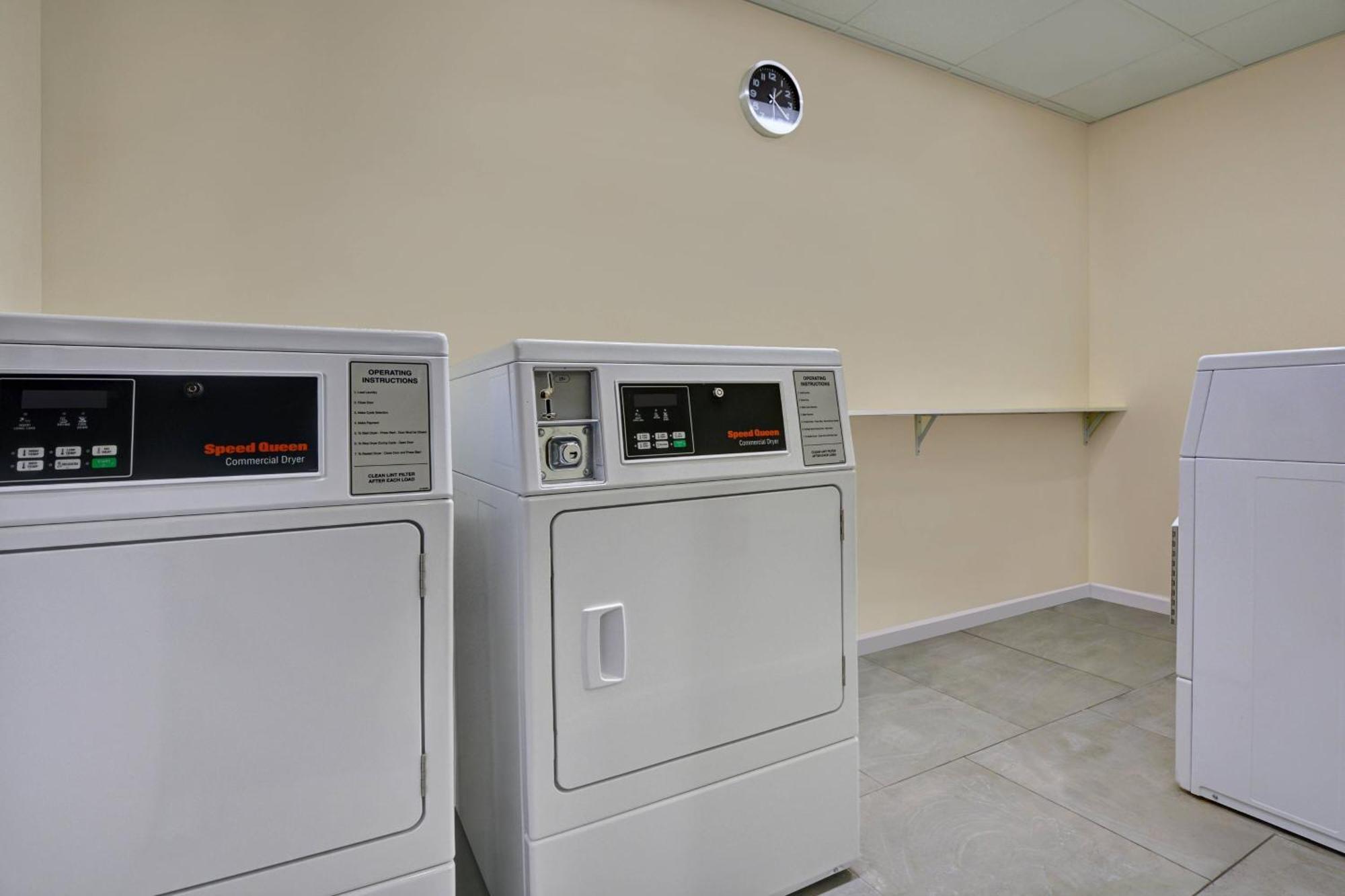 Towneplace Suites By Marriott Indianapolis Downtown Bagian luar foto